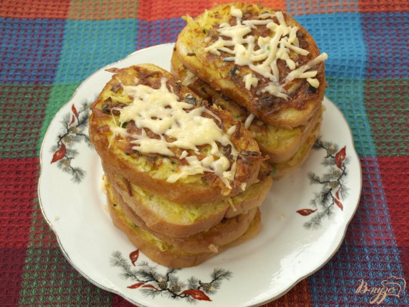 Фото приготовление рецепта: Гренки с картофелем и сыром шаг №4