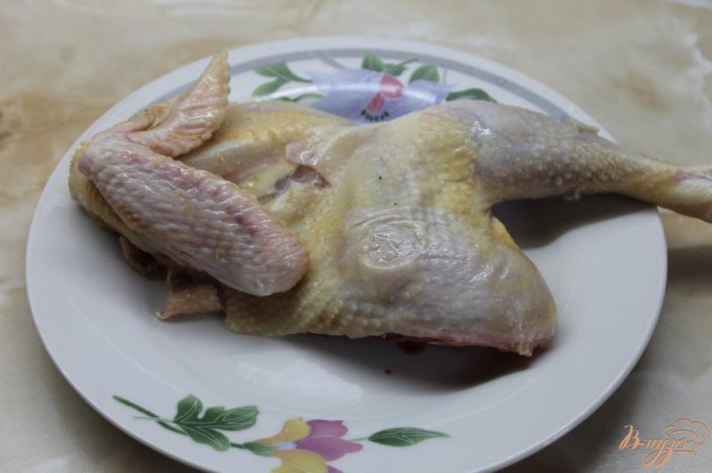 Фото приготовление рецепта: Жареный цыпленок в мультиварке шаг №1