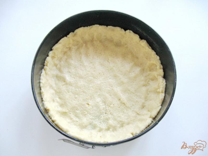 Фото приготовление рецепта: Пирог с грушей и заварным кремом шаг №5