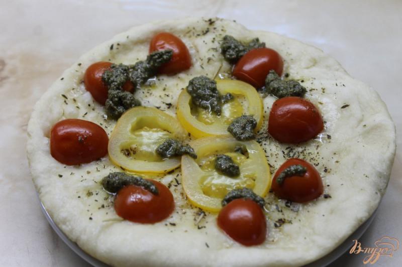Фото приготовление рецепта: Фокачча с помидорами черри в мультиварке шаг №4