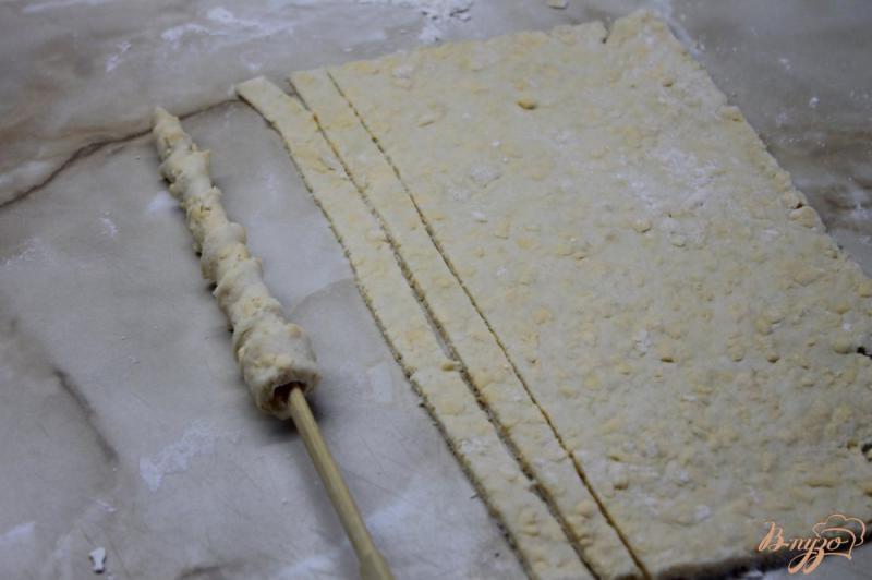 Фото приготовление рецепта: Палочки из сырного теста шаг №5