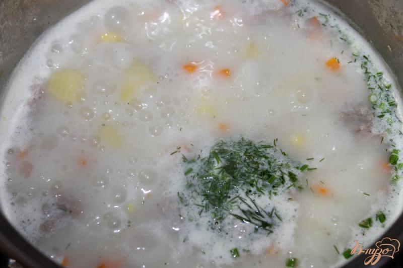 Фото приготовление рецепта: Сливочный суп с фрикадельками и кукурузой шаг №5