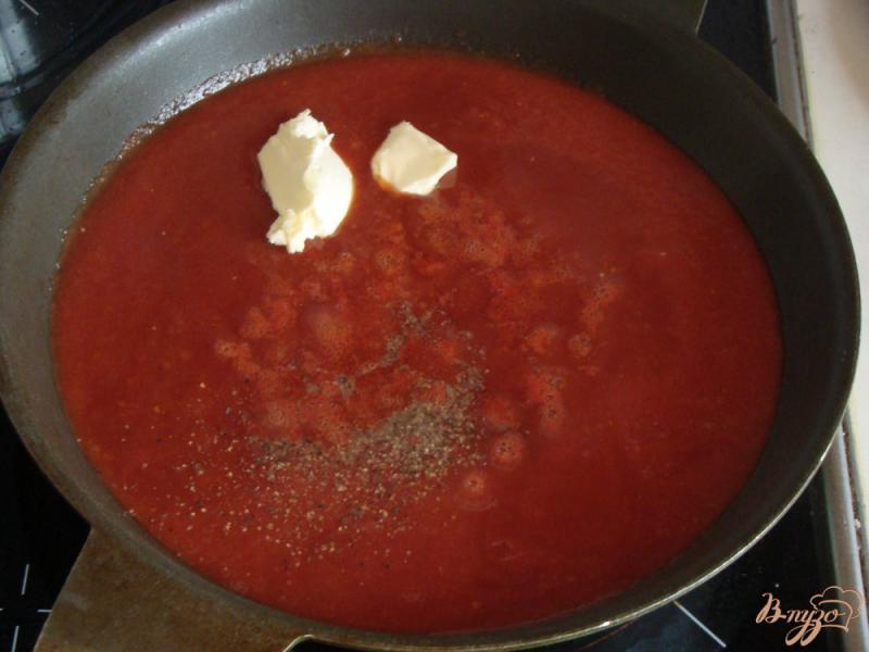 Фото приготовление рецепта: Фрикадельки в томатном соусе с пенне шаг №5
