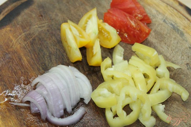 Фото приготовление рецепта: Салат из баклажан с перцем чили шаг №3