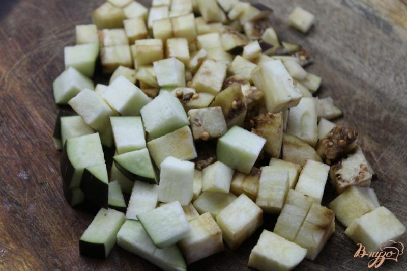 Фото приготовление рецепта: Салат из баклажан с перцем чили шаг №1