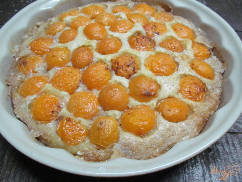 Фото приготовление рецепта: Сливочный пирог с абрикосом шаг №6