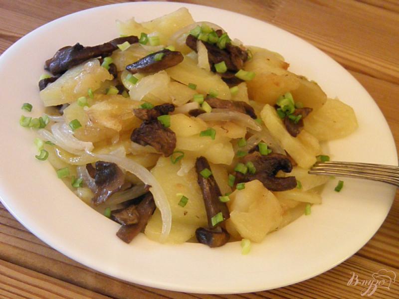 Фото приготовление рецепта: Картофель с шампиньонами шаг №7