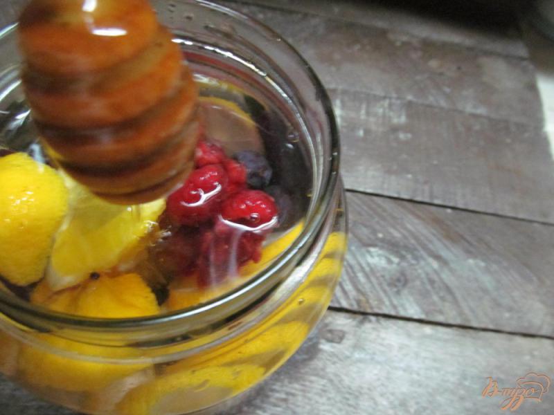 Фото приготовление рецепта: Напиток из овощей и ягод шаг №3