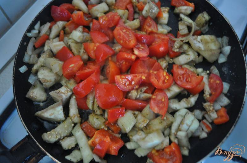Фото приготовление рецепта: Запеченные баклажаны с овощами шаг №5