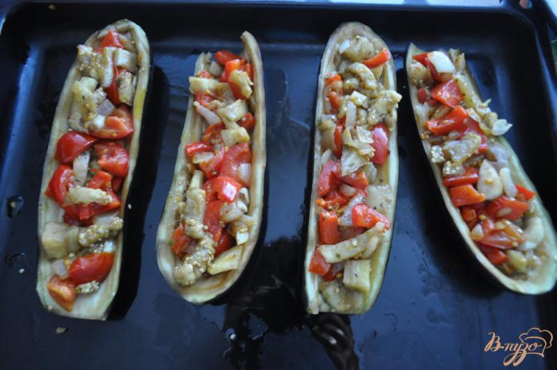 Фото приготовление рецепта: Запеченные баклажаны с овощами шаг №6