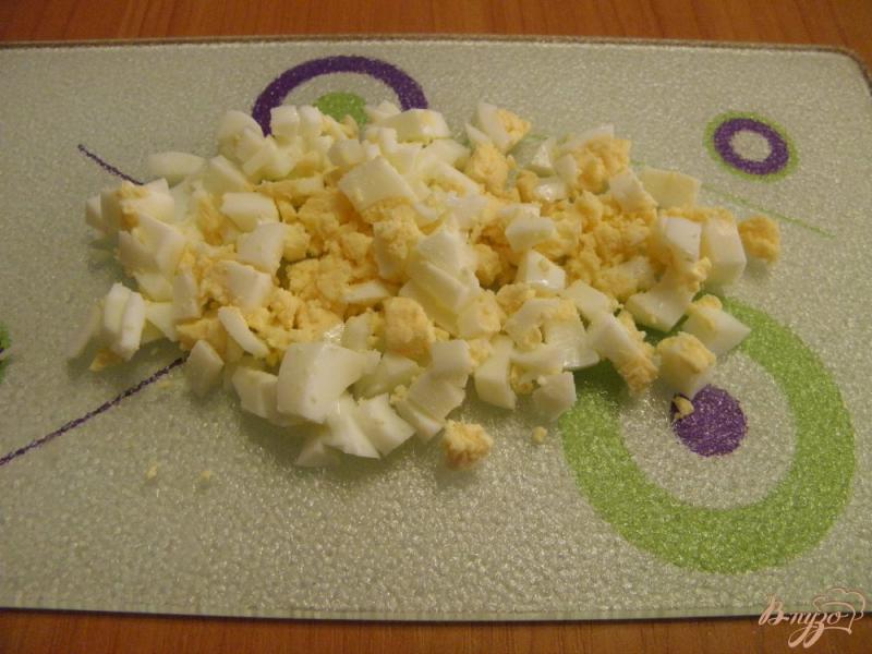 Фото приготовление рецепта: Конвертики с яйцом и сыром шаг №2
