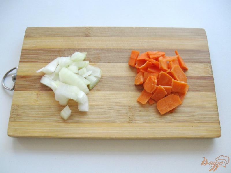 Фото приготовление рецепта: Овощной салат с  моцареллой и  яйцом пашот шаг №1