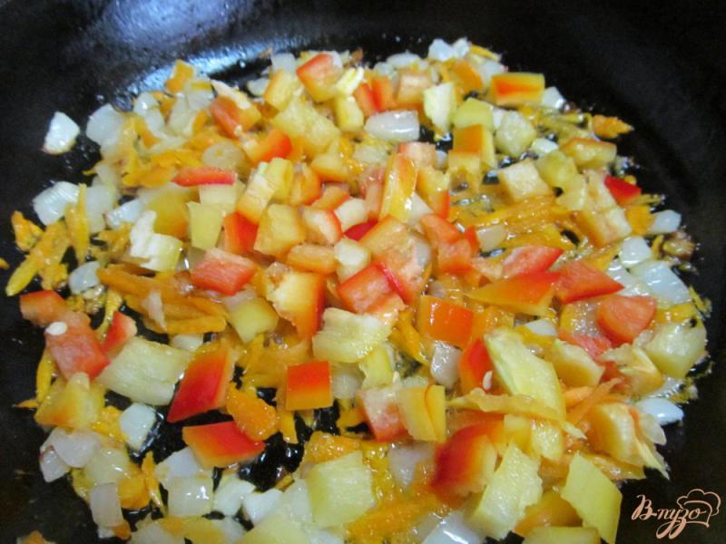Фото приготовление рецепта: Овощной суп с рисом и щавелем шаг №2