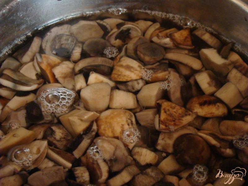 Фото приготовление рецепта: Маринованные грибы шаг №2