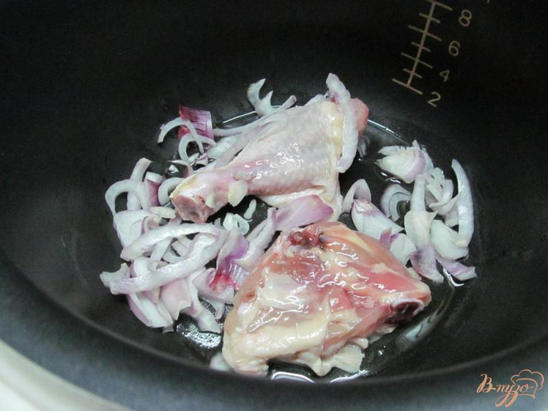 Фото приготовление рецепта: Куриные окорока с овощами в мультиварке шаг №1