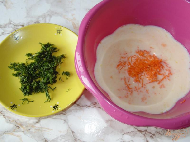 Фото приготовление рецепта: Морковные блины с мясом птицы шаг №2