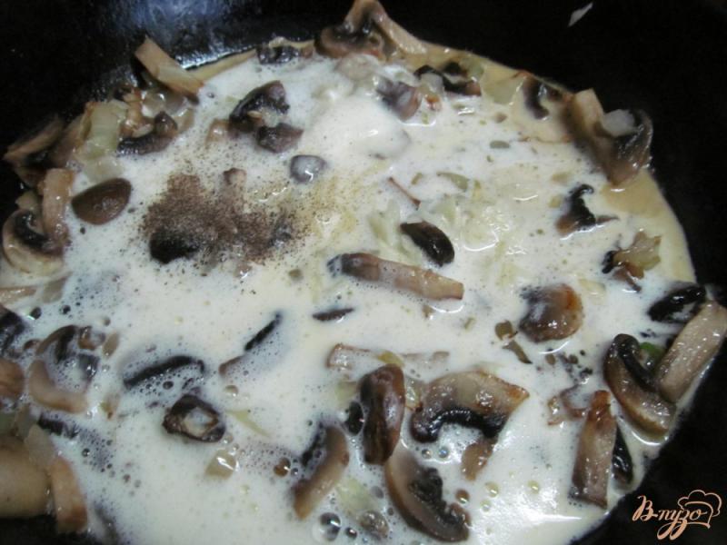 Фото приготовление рецепта: Отбивные из индейки под грибным соусом шаг №2