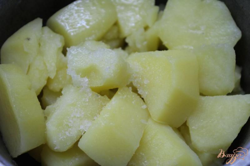 Фото приготовление рецепта: Кутабы с картофелем и зеленью шаг №3