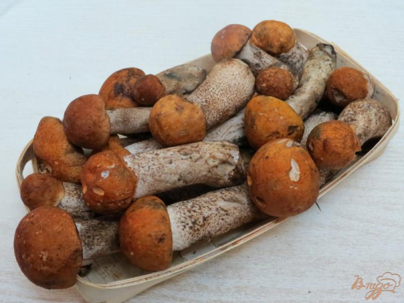 Фото приготовление рецепта: Суп с лесными грибами и фрикадельками шаг №4
