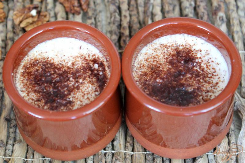 Фото приготовление рецепта: Молочный коктейль с какао и орехами шаг №5