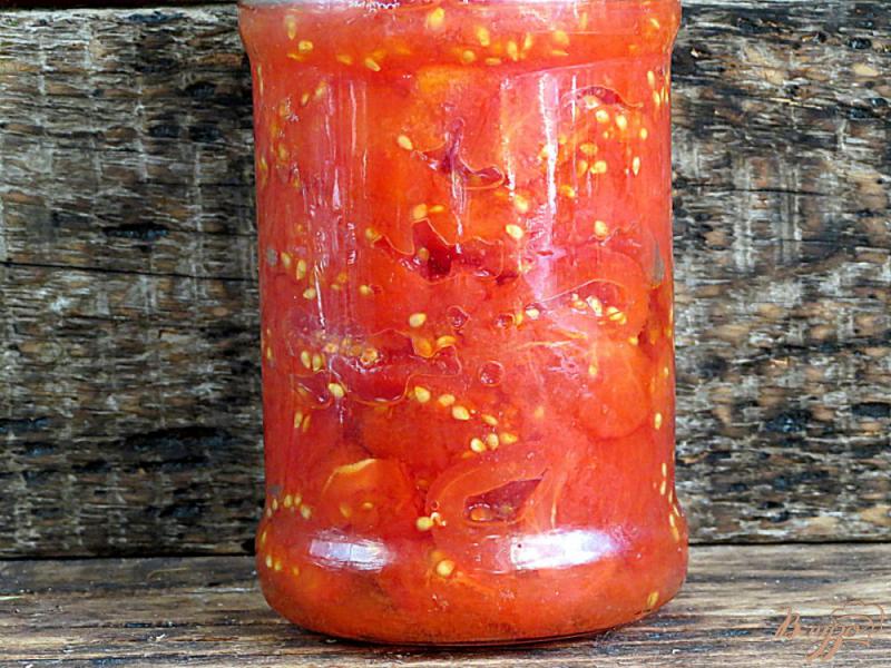 Фото приготовление рецепта: Консервированные помидоры дольками шаг №4