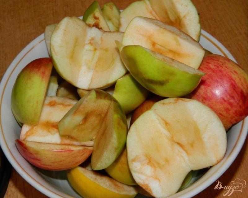 Фото приготовление рецепта: Блины с карамелизированными яблоками шаг №4