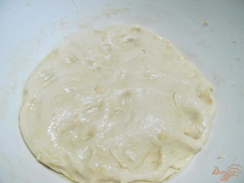 Фото приготовление рецепта: Хлеб на молоке с кукурузной мукой шаг №4