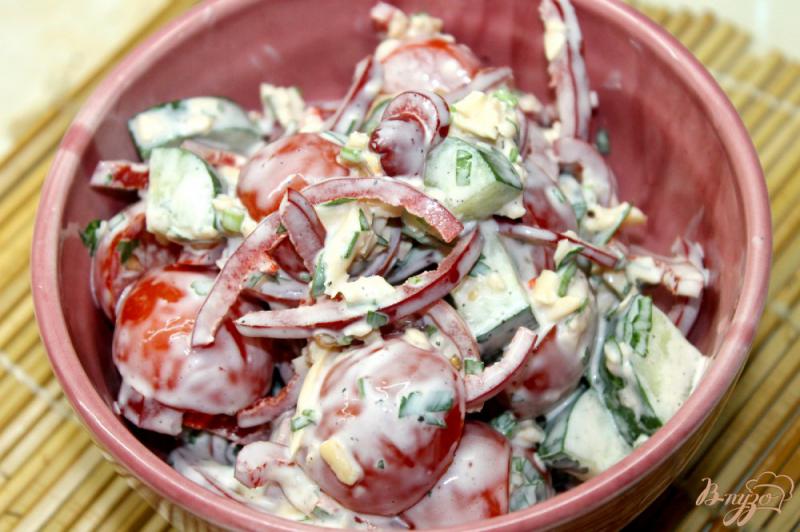 Фото приготовление рецепта: Быстрый овощной салат с сыром шаг №6