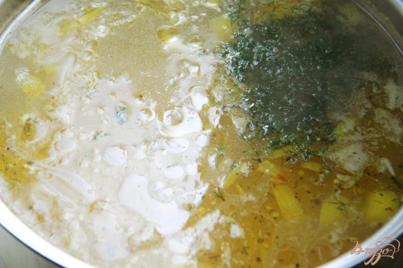 Фото приготовление рецепта: Рыбный суп из голов стерляди шаг №8