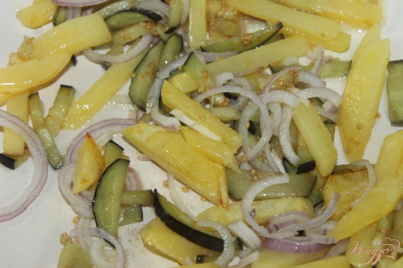 Фото приготовление рецепта: Картофель по - деревенски с баклажанами и свиными ушками шаг №5