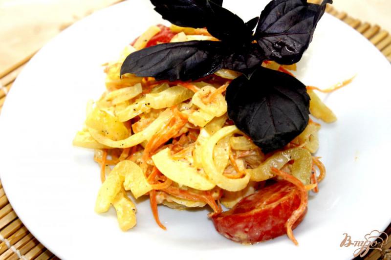 Фото приготовление рецепта: Салат из овощей с корейской морковью и яйцом шаг №7