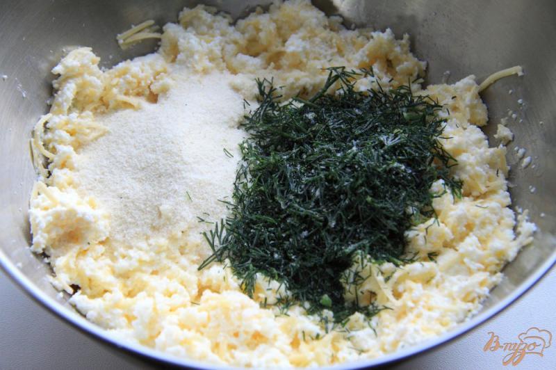 Фото приготовление рецепта: Суп с сырно-творожными крокетами шаг №4