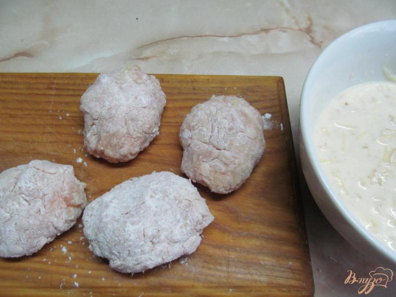 Фото приготовление рецепта: Котлеты в кляре из сыра с овсянкой шаг №5