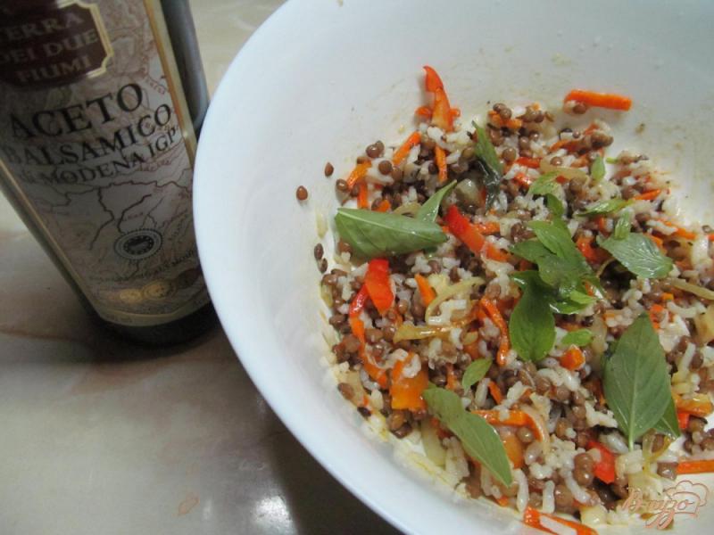 Фото приготовление рецепта: Салат из риса с чечевицей шаг №5
