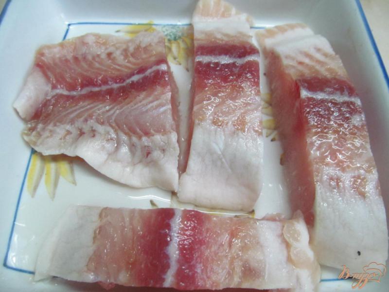 Фото приготовление рецепта: Рыба под сырной шубой шаг №1