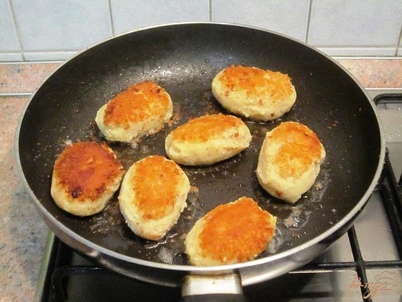 Фото приготовление рецепта: Котлеты из картофеля с курицей шаг №8