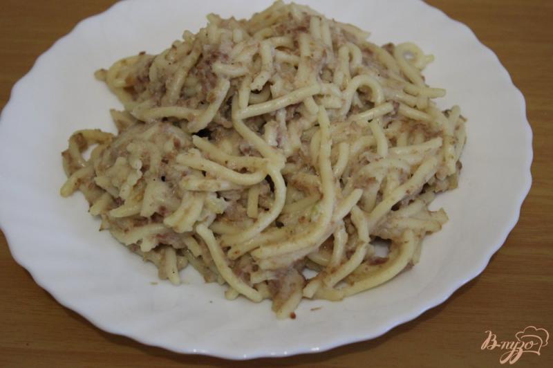 Фото приготовление рецепта: Спагетти с говядиной в молочном соусе шаг №8