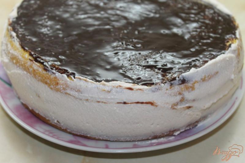 Фото приготовление рецепта: Бисквитный фруктовый торт с малиной шаг №12