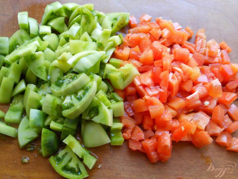 Фото приготовление рецепта: Соте из зеленых помидоров с шампиньонами шаг №2