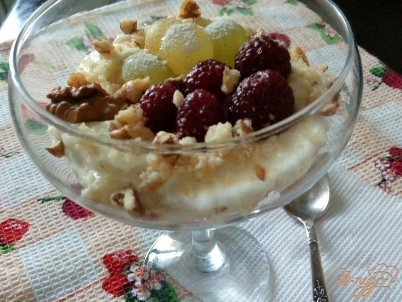 Фото приготовление рецепта: Десерт из маскарпоне с малиной шаг №5