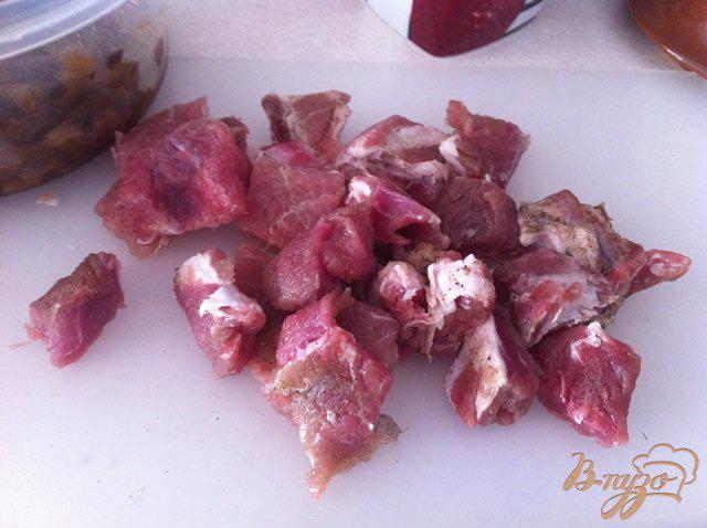 Фото приготовление рецепта: Гречка со свининой и шампиньонами в горшочках шаг №1