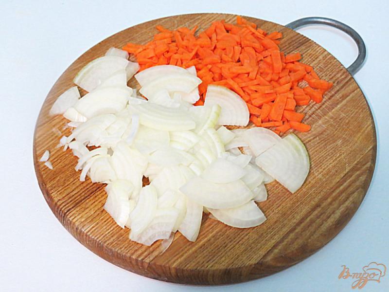 Фото приготовление рецепта: Куриные желудочки с овощами шаг №4