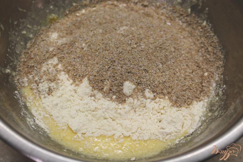 Фото приготовление рецепта: Песочное печенье с отрубями и маком шаг №2