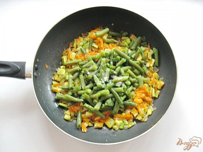 Фото приготовление рецепта: Запеканка с овощами и яйцами шаг №5