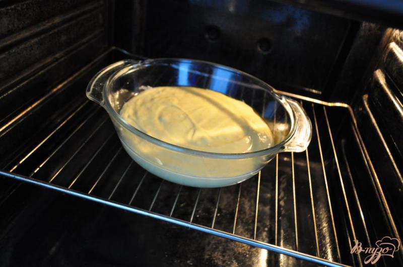 Фото приготовление рецепта: Бисквит на йогурте шаг №4