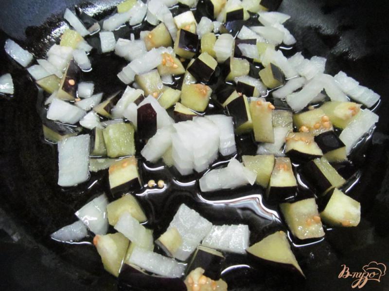 Фото приготовление рецепта: Шакшука из баклажана с мясным фаршем шаг №1