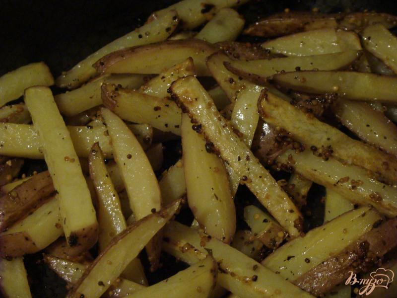 Фото приготовление рецепта: Запеченный с горчицей картофель шаг №4