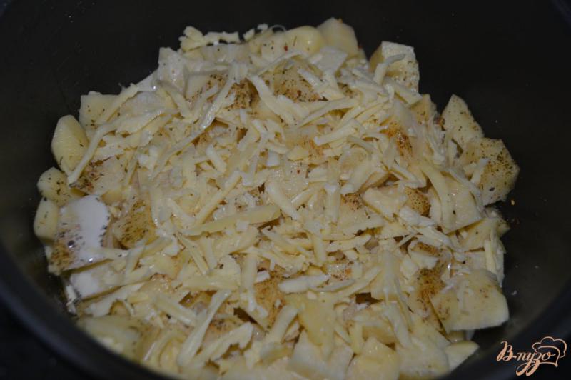 Фото приготовление рецепта: Стейки тушеные с картофелем в мультиварке шаг №7