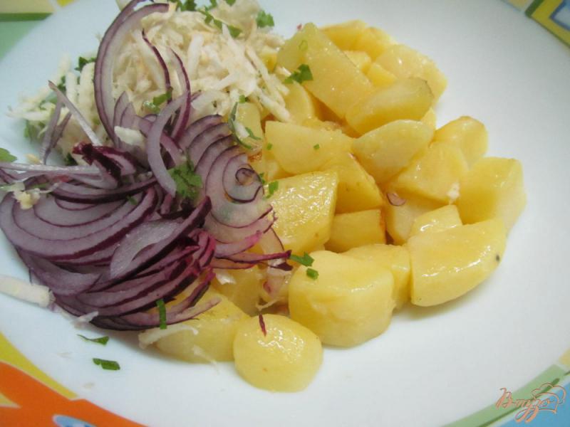 Фото приготовление рецепта: Теплый картофельный салат с сельдереем шаг №3