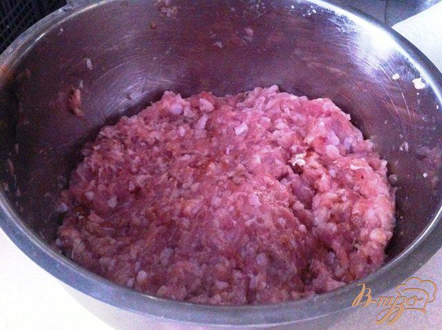 Фото приготовление рецепта: Котлеты мясные  с рисом шаг №2